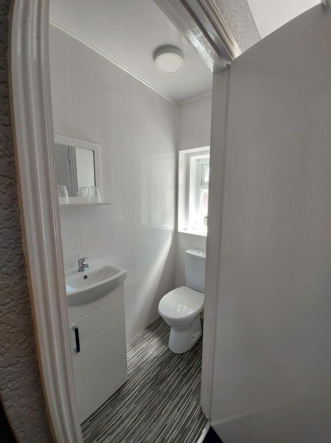 The Clevedon Bed & Breakfast Blackpool Exterior photo