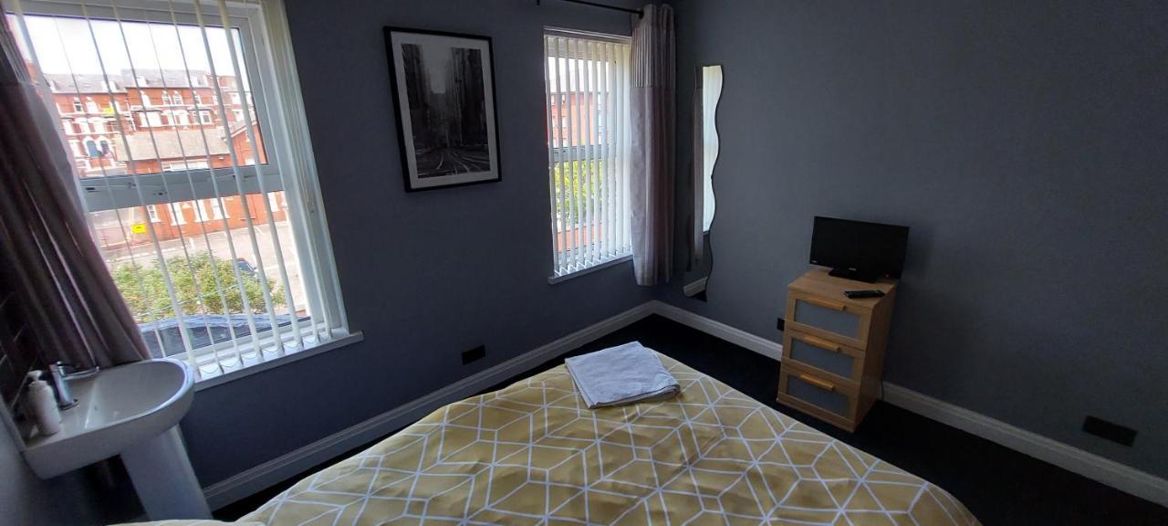 The Clevedon Bed & Breakfast Blackpool Exterior photo
