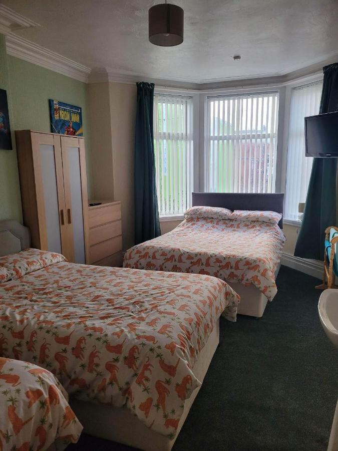 The Clevedon Bed & Breakfast Blackpool Exterior photo