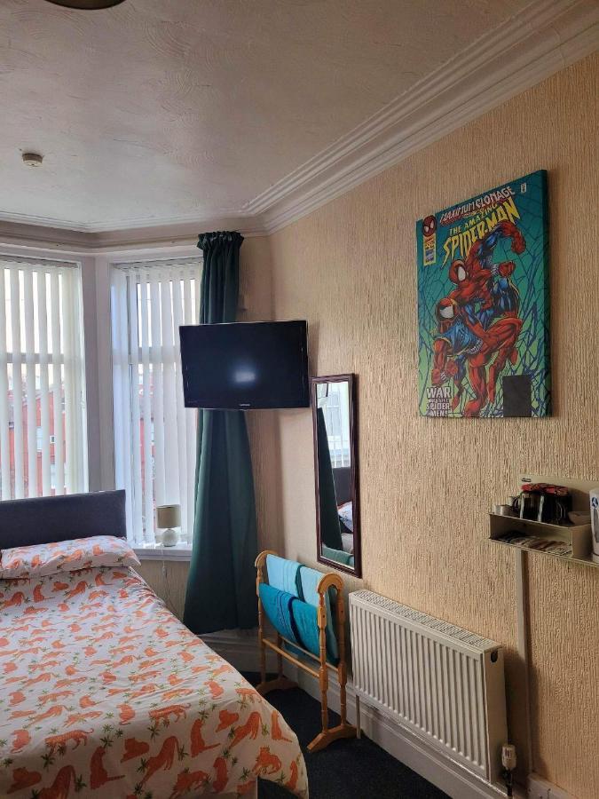 The Clevedon Bed & Breakfast Blackpool Exterior photo